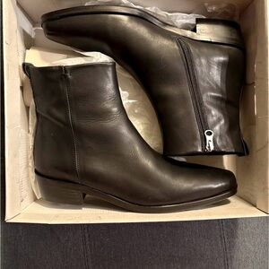 L’Intervalle Woman’s Black Leather Ankle Boots 40